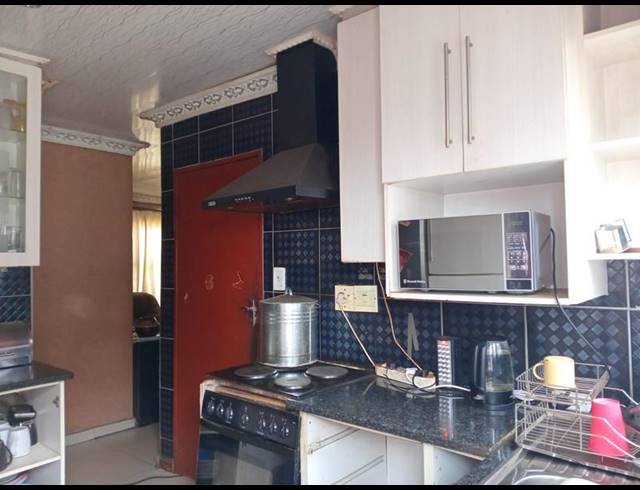 2 BEDROOM HOUSE FOR SALE IN LAKESIDE